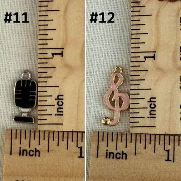 Music Themed Charms Set Of 7 Assorted Colors Treble Clef Piano Violin Mic Crafts - Picture 8 of 9